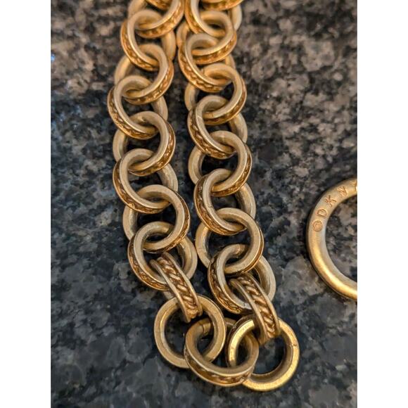 VTG Signed DKNY Donna Karan New York Brushed Gold Tone Rolo Link Toggle Necklace - Picture 9 of 11